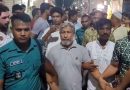 আবাসিক হোটেল থেকে আ.লীগ নেতাকে পুলিশে দিল জনতা