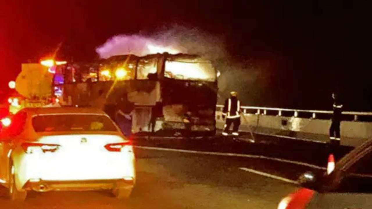 মক্কা-মদিনা রুটে ভয়াবহ বাস দুর্ঘটনায় নিহত ৪২ ওমরাহযাত্রী