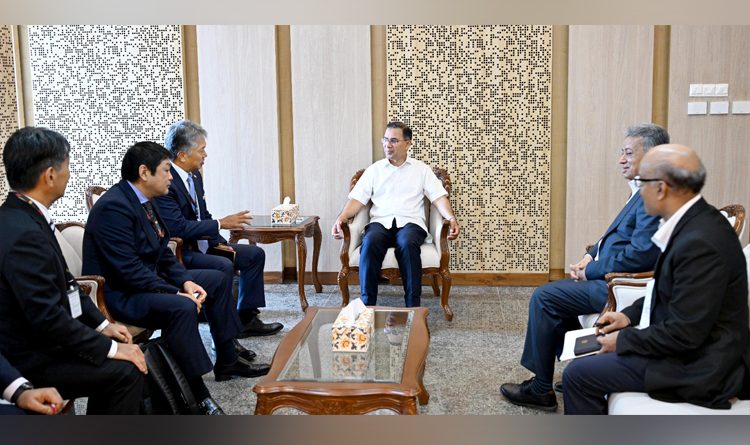 প্রধানমন্ত্রীর সঙ্গে জাপানের প্রতিনিধিদলের সাক্ষাৎ